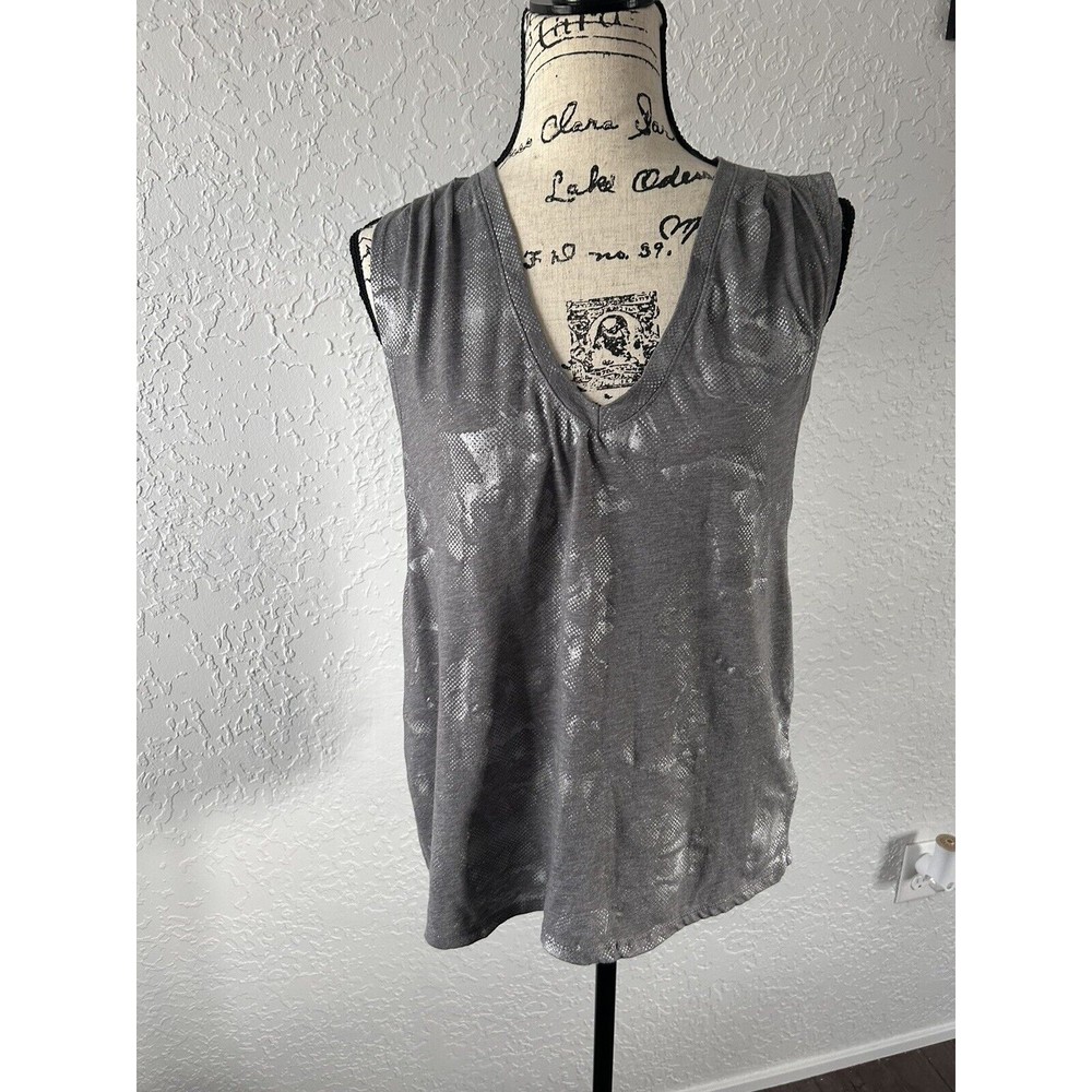Fabletics XL Gray Metallic Silver Foil Dot V-Neck Sleeveless Tank Top Muscle Tee